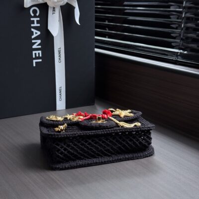img_ecb71349_20260719_i1784414213211_6152_0_3_jpg CHANEL 26S SMALL FLAP BAG 21 IN BLACK MESH-WOVEN RAFFIA AND CALFSKIN GOLD HARDWARE