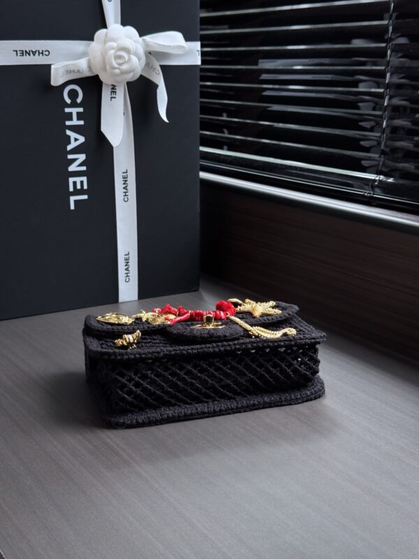 img_ecb71349_20260719_i1784414213211_6152_0_3_jpg CHANEL 26S SMALL FLAP BAG 21 IN BLACK MESH-WOVEN RAFFIA AND CALFSKIN GOLD HARDWARE