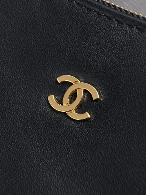 img_ecb71349_20260719_i1784414213314_168_0_7_jpg CHANEL 26S SMALL FLAP BAG 21 IN BLACK MESH-WOVEN RAFFIA AND CALFSKIN GOLD HARDWARE