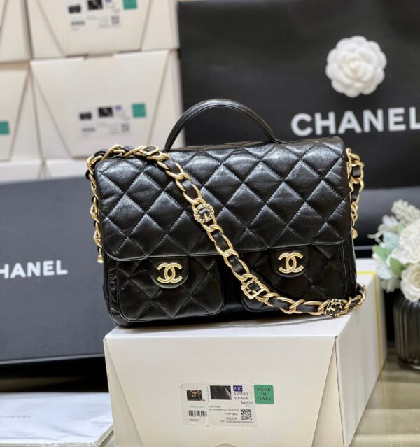 DOUBLE POCKETS FLAP BAG TOP HANDLE 24 IN BLACK LAMBSKIN GOLD HARDWARE
