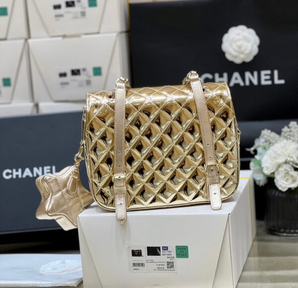 25S CHANEL STAR GOLD 23 IN METALLIC GOLD CALFSKIN