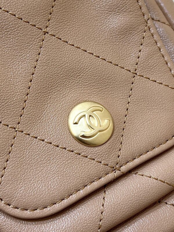 img_f3c7fd90_20240304_i1709524016_7947_0_jpg CHANEL 25S HOBO RETRO BAG 24 IN WARM TAUPE CALFSKIN