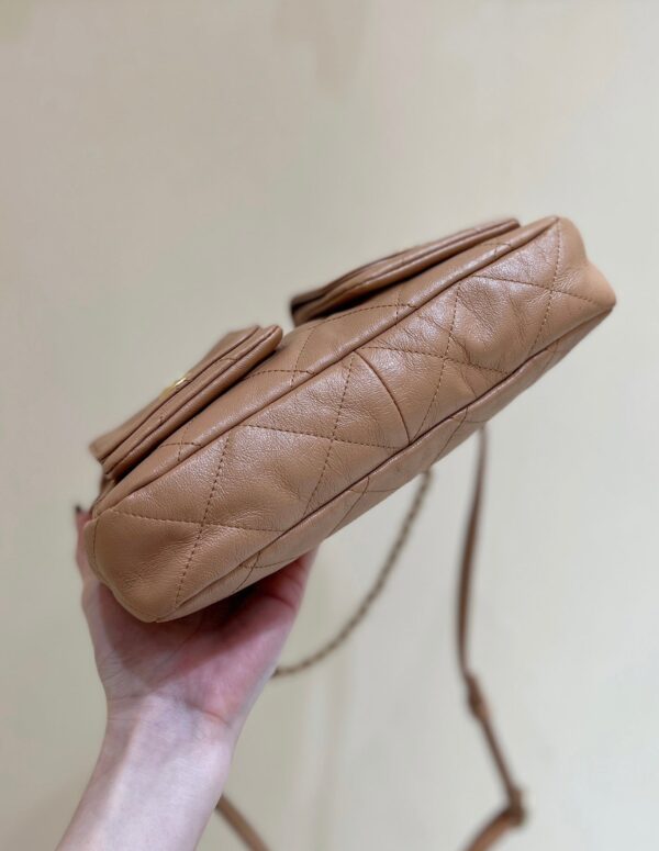 img_f3c7fd90_20240304_i1709524017_8015_2_jpg CHANEL 25S HOBO RETRO BAG 24 IN WARM TAUPE CALFSKIN