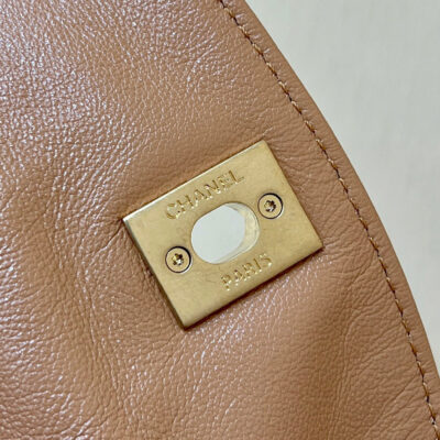 img_f3c7fd90_20240304_i1709524017_9869_1_jpg CHANEL 25S HOBO RETRO BAG 24 IN WARM TAUPE CALFSKIN