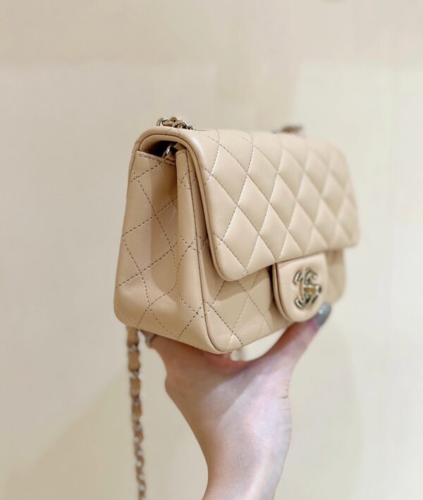 CHANEL 25S FLAP BAG 17 CM IN LIGHT BEIGE LAMBSKIN WITH GOLD HARDWARE