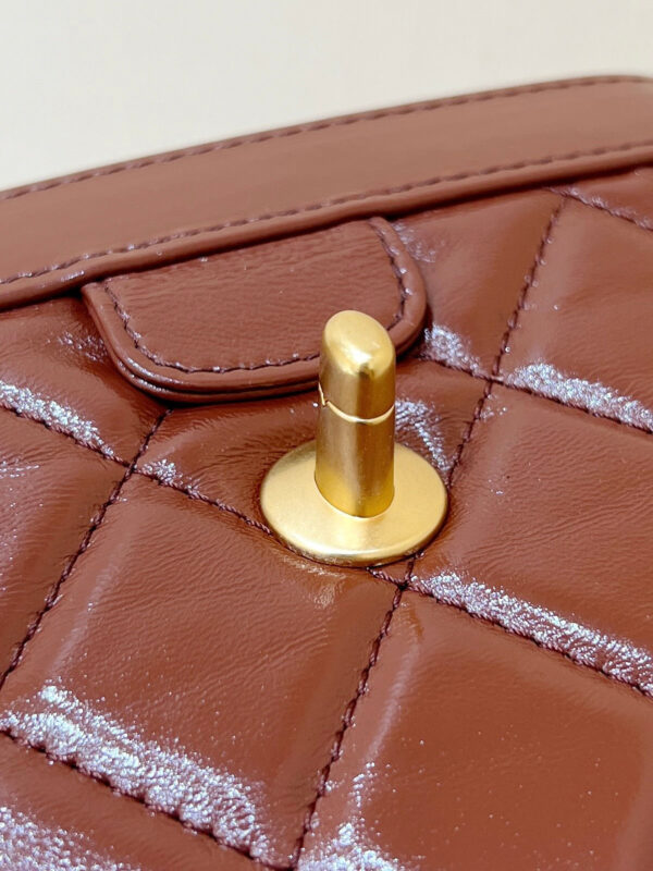 img_f3c7fd90_20240714_i1720939922_4813_8_jpg CHANEL TOP HANDLE BAG 18 IN BROWN OIL-WAX LAMBSKIN GOLD HARDWARE