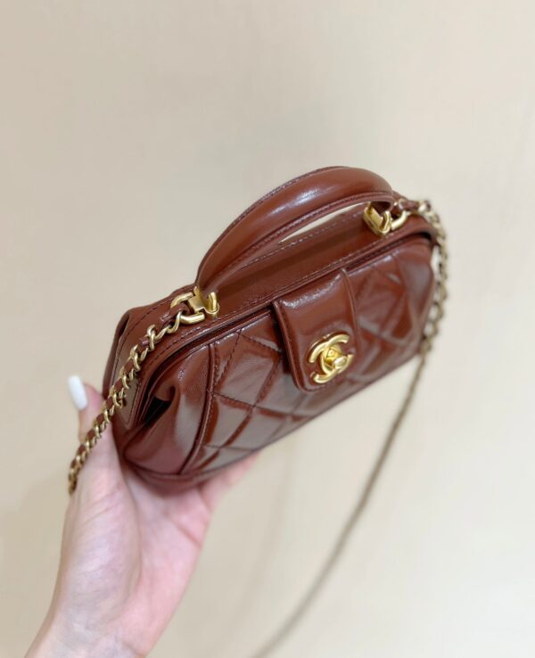 img_f3c7fd90_20240714_i1720939922_7679_7_jpg CHANEL TOP HANDLE BAG 18 IN BROWN OIL-WAX LAMBSKIN GOLD HARDWARE