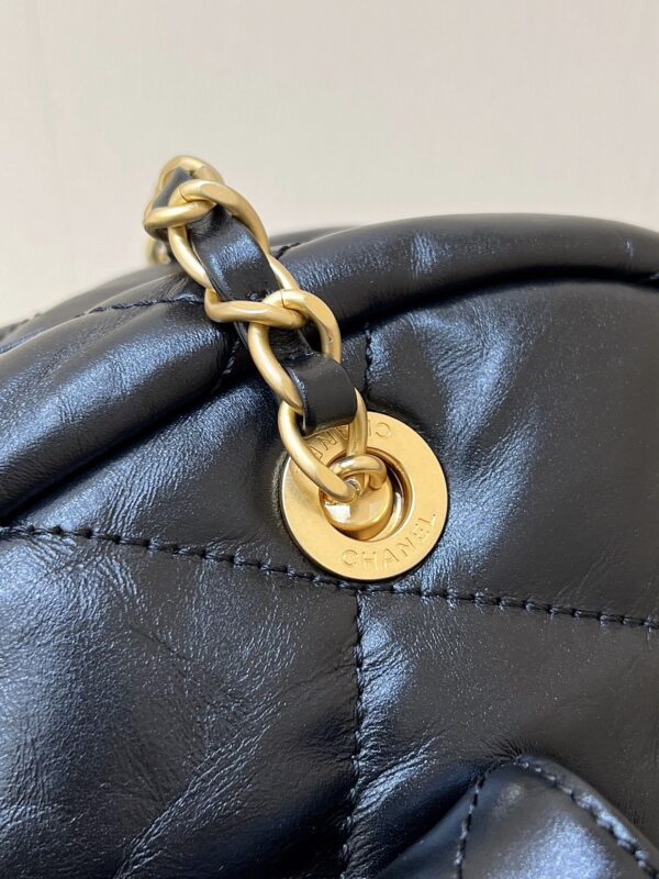 img_f3c7fd90_20240803_i1722679246_7427_8_jpg BOWLING BAG 44 IN BLACK SOFT LAMBSKIN GOLD HARDWARE