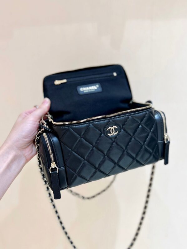img_f3c7fd90_20241029_i1730180415_3465_4_jpg CHANEL 25S VANITY CASE 23 IN BLACK LAMBSKIN