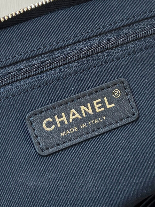 img_f3c7fd90_20241029_i1730180415_4146_5_jpg CHANEL 25S VANITY CASE 23 IN BLACK LAMBSKIN