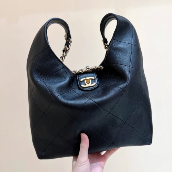 QUILTED SMALL HOBO BAG 27 IN BLACK LAMBSKIN GOLD HARDWARE