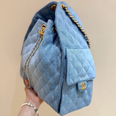 CC 25 HANDBAG 40 IN BLUE DENIM GOLD HARDWARE