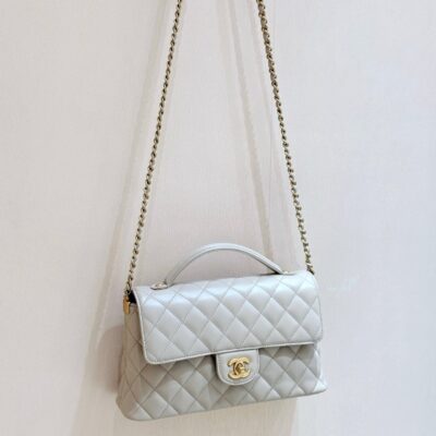 QUILTED FLAP BAG WITH HANDLE 26 IN BEIGE LAMBSKIN GOLD PLATED METAL