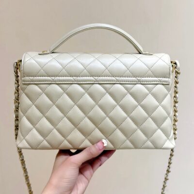 QUILTED FLAP BAG WITH HANDLE 26 IN BEIGE LAMBSKIN GOLD PLATED METAL