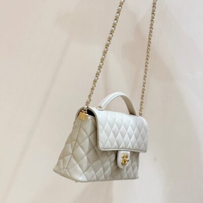 QUILTED FLAP BAG WITH HANDLE 26 IN BEIGE LAMBSKIN GOLD PLATED METAL