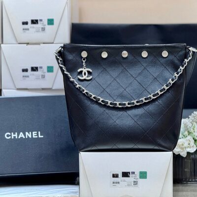 CHANEL 25S LARGE BUCKET BAG 31 IN BLACK SHINY LAMBSKIN SILVER HARDWARE