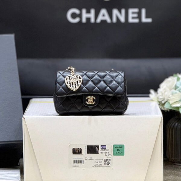 25S CHANEL MINI CF BAG 12 IN BLACK LAMBSKIN HEART MODEL