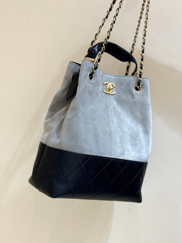 img_f3c7fd90_20250701_i1751352493292_6683_0_2_jpg CHANEL 25S SHOPPING BAG 33 IN GREY AND BLACK SUEDE CALFSKIN