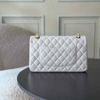 CHANEL 25S CLASSIC FLAP BAG 25 CM IN WHITE LAMBSKIN WITH GOLD HARDWARE