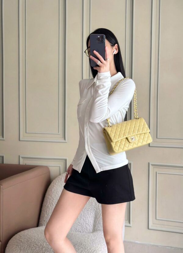 CHANEL 25S CLASSIC FLAP BAG 25 CM IN LIGHT YELLOW LAMBSKIN WITH GOLD HARDWARE