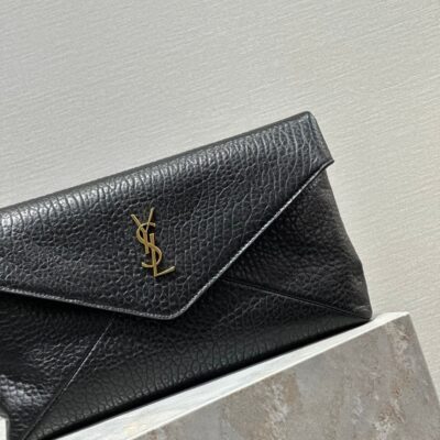 ENVELOPE CLUTCH 29 IN BLACK LAMBSKIN COPPER LOGO