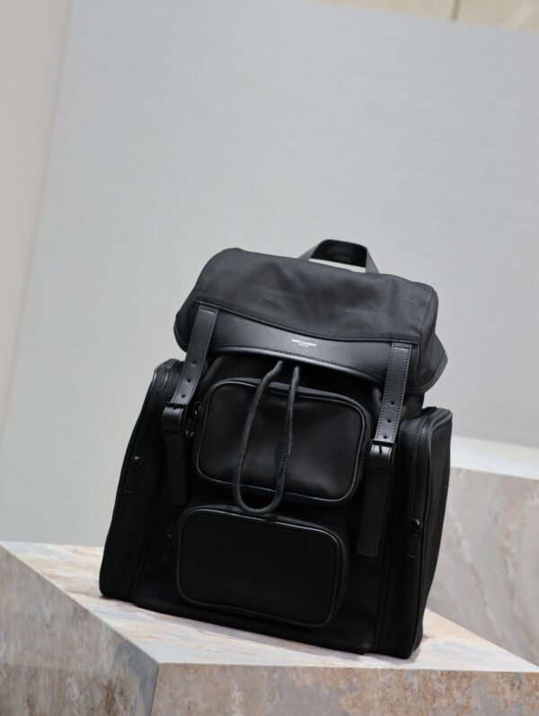 CITY MULTI-POCKET BACKPACK 42 IN BLACK NYLON AND SMOOTH CALFSKIN