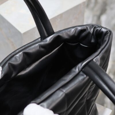 img_f8c0bdc9_20231212_i1702364402_974_5_jpg PUFFER LARGE TOTE BAG 57 IN BLACK NAPA LAMBSKIN