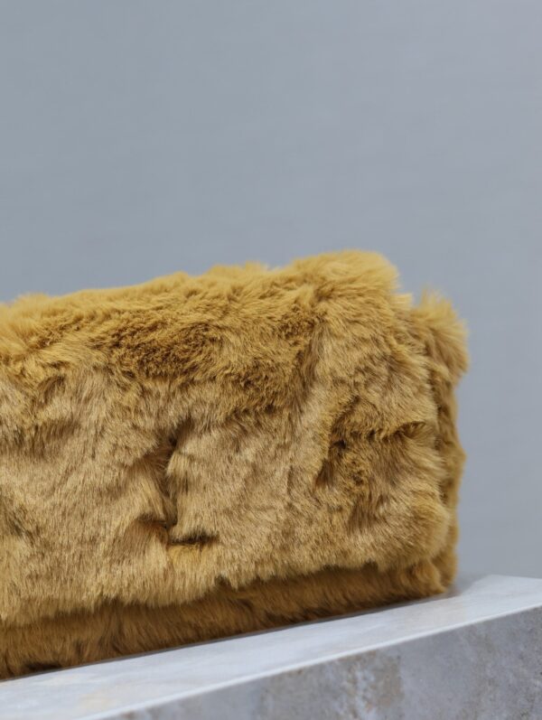 img_f8c0bdc9_20231220_i1703063610_189_3_jpg KATE SMALL BAG 22 IN PEANUT BROWN RABBIT FUR GOLD CHAIN