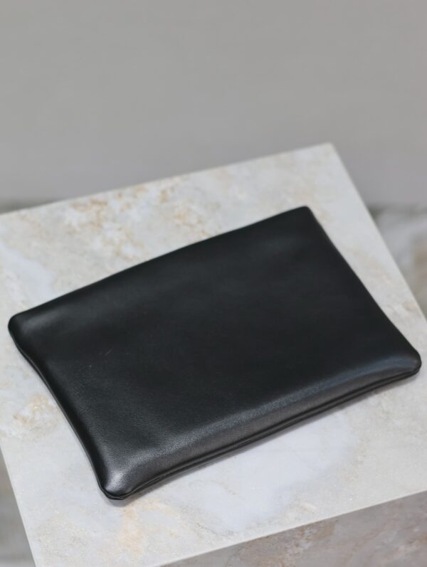 img_f8c0bdc9_20240104_i1704354403_2020_4_jpg CALYPSO SMALL POUCH 23 IN BLACK SMOOTH LAMBSKIN