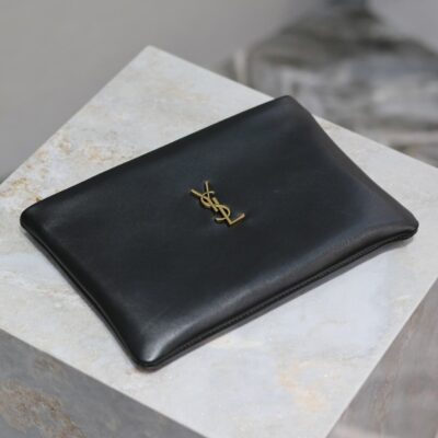 img_f8c0bdc9_20240104_i1704354403_6267_1_jpg CALYPSO SMALL POUCH 23 IN BLACK SMOOTH LAMBSKIN