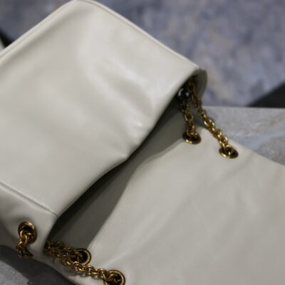 img_f8c0bdc9_20240126_i1706254284_5395_4_jpg JAMIE 4.3 SMALL BAG 25 IN WHITE LAMBSKIN GOLD HARDWARE