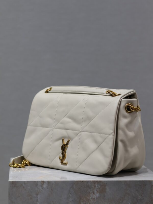 img_f8c0bdc9_20240126_i1706254284_676_3_jpg JAMIE 4.3 SMALL BAG 25 IN WHITE LAMBSKIN GOLD HARDWARE