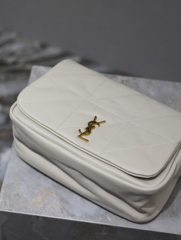 img_f8c0bdc9_20240126_i1706254284_7104_2_jpg JAMIE 4.3 SMALL BAG 25 IN WHITE LAMBSKIN GOLD HARDWARE
