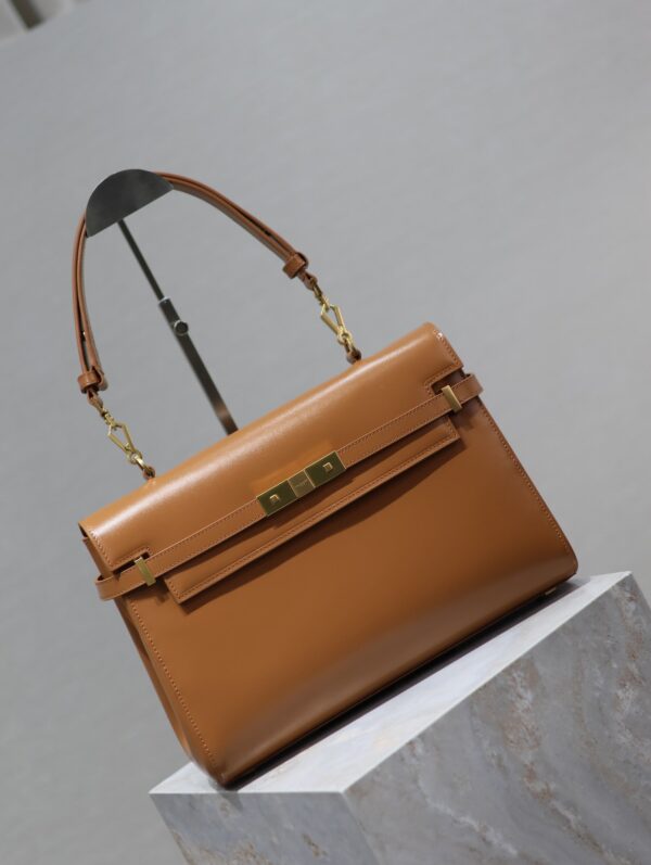 MANHATTAN HANDBAG 32 IN CINNAMON BROWN CALFSKIN GOLD HARDWARE