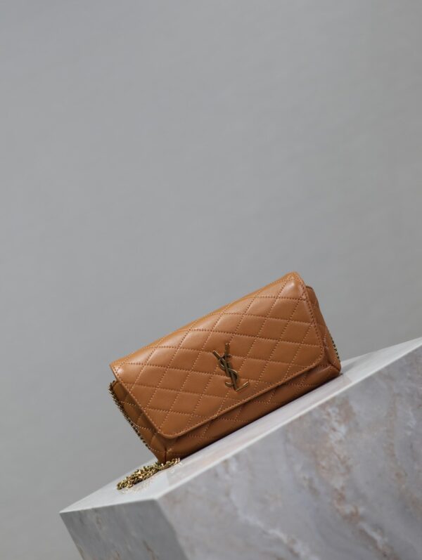 img_f8c0bdc9_20240416_i1713259841_8895_5_jpg YSL 25S SAINT LAURENT GABY 19 IN FOX QUILTED CALFSKIN GOLD HARDWRE