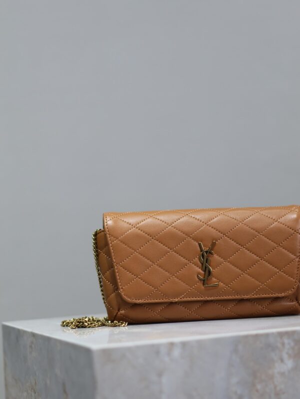 img_f8c0bdc9_20240416_i1713259841_9040_7_jpg YSL 25S SAINT LAURENT GABY 19 IN FOX QUILTED CALFSKIN GOLD HARDWRE