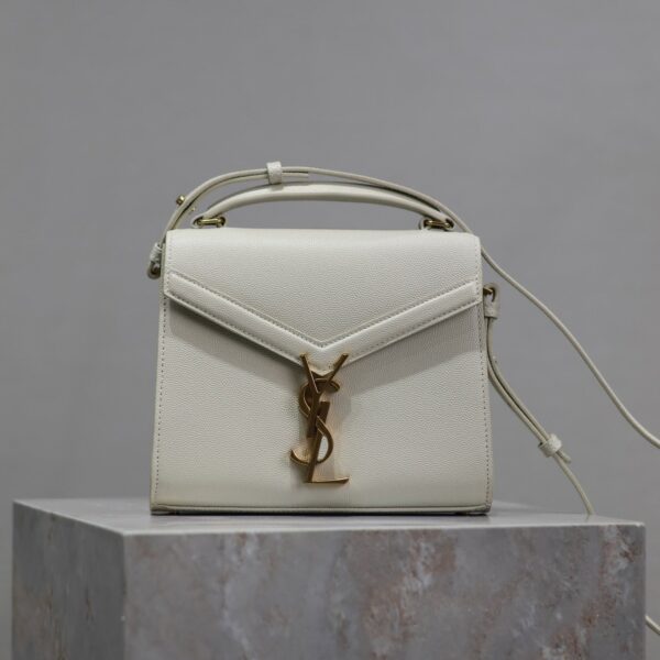 img_f8c0bdc9_20240516_i1715851514_5730_3_jpg CASSANDRA MINI TOP HANDLE BAG 20 IN WHITE CALFSKIN GOLD HARDWARE