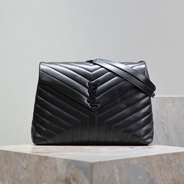 img_f8c0bdc9_20240606_i1717676318_9388_7_jpg LOULOU LARGE 36 IN BLACK QUILTED CALFSKIN BLACK HARDWARE