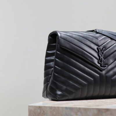 img_f8c0bdc9_20240606_i1717676318_9429_2_jpg LOULOU LARGE 36 IN BLACK QUILTED CALFSKIN BLACK HARDWARE
