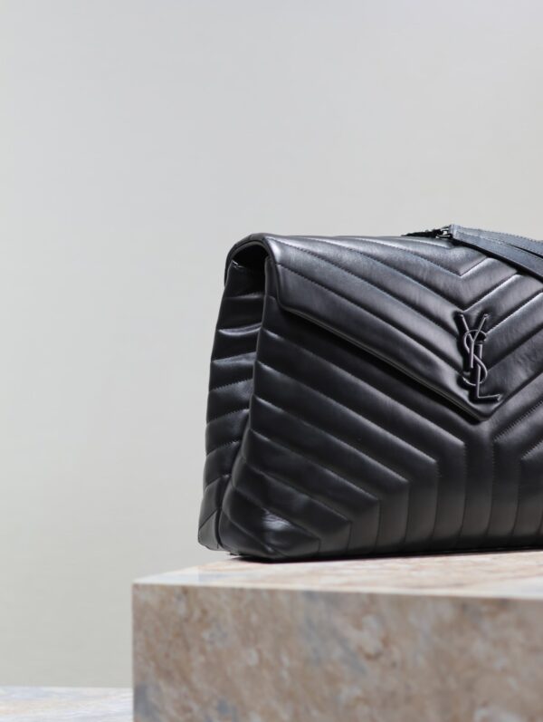 img_f8c0bdc9_20240606_i1717676318_9429_2_jpg LOULOU LARGE 36 IN BLACK QUILTED CALFSKIN BLACK HARDWARE
