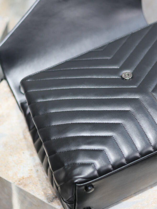 img_f8c0bdc9_20240606_i1717676335_5231_0_jpg LOULOU LARGE 36 IN BLACK QUILTED CALFSKIN BLACK HARDWARE