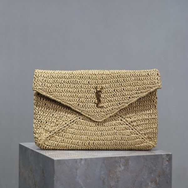 img_f8c0bdc9_20240701_i1719827556_2642_7_jpg ENVELOPE CLUTCH 29 IN BEIGE RAFFIA