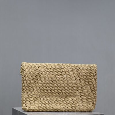 ENVELOPE CLUTCH 29 IN BEIGE RAFFIA