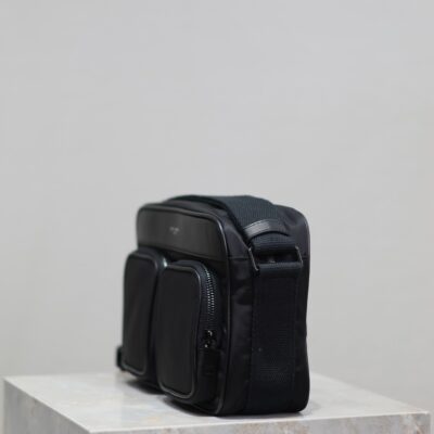CITY CAMERA BAG 24 IN BLACK ECONYL