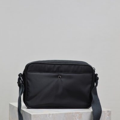 CITY CAMERA BAG 24 IN BLACK ECONYL