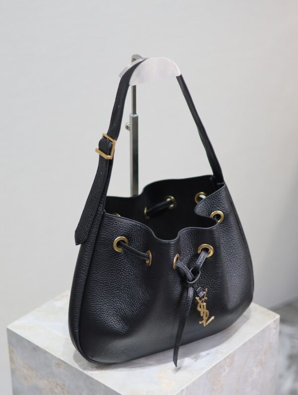 img_f8c0bdc9_20240711_i1720679286_7683_0_jpg PARIS VII SMALL HOBO 30 IN BLACK GRAINED LEATHER GOLD HARDWARE