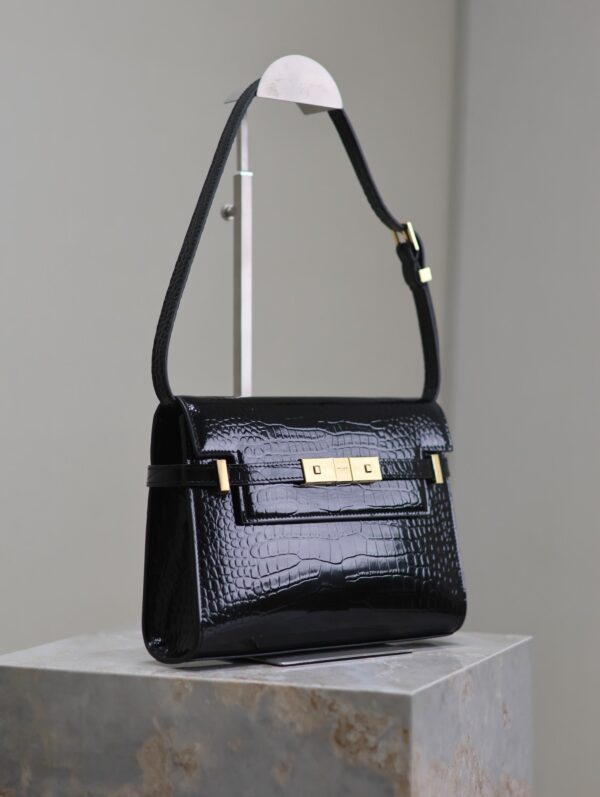 img_f8c0bdc9_20240810_i1723293167_1416_7_jpg MANHATTAN SMALL 24 IN BLACK CROCODILE PATTERN GLOSSY CALFSKIN GOLD BUCKLE