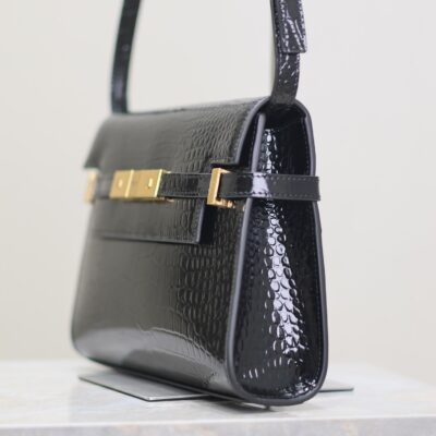 img_f8c0bdc9_20240810_i1723293167_7045_1_jpg MANHATTAN SMALL 24 IN BLACK CROCODILE PATTERN GLOSSY CALFSKIN GOLD BUCKLE