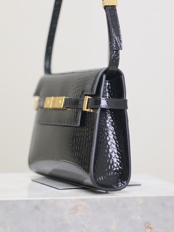 img_f8c0bdc9_20240810_i1723293167_7045_1_jpg MANHATTAN SMALL 24 IN BLACK CROCODILE PATTERN GLOSSY CALFSKIN GOLD BUCKLE