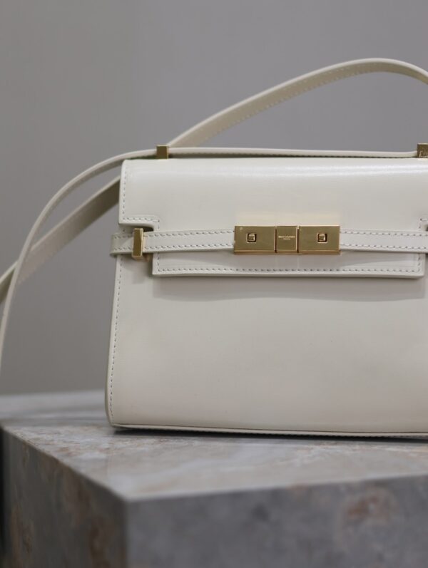 YSL 25S MINI MANHATTAN 19 IN BLANC VINTAGE CALFSKIN GOLD HARDWARE